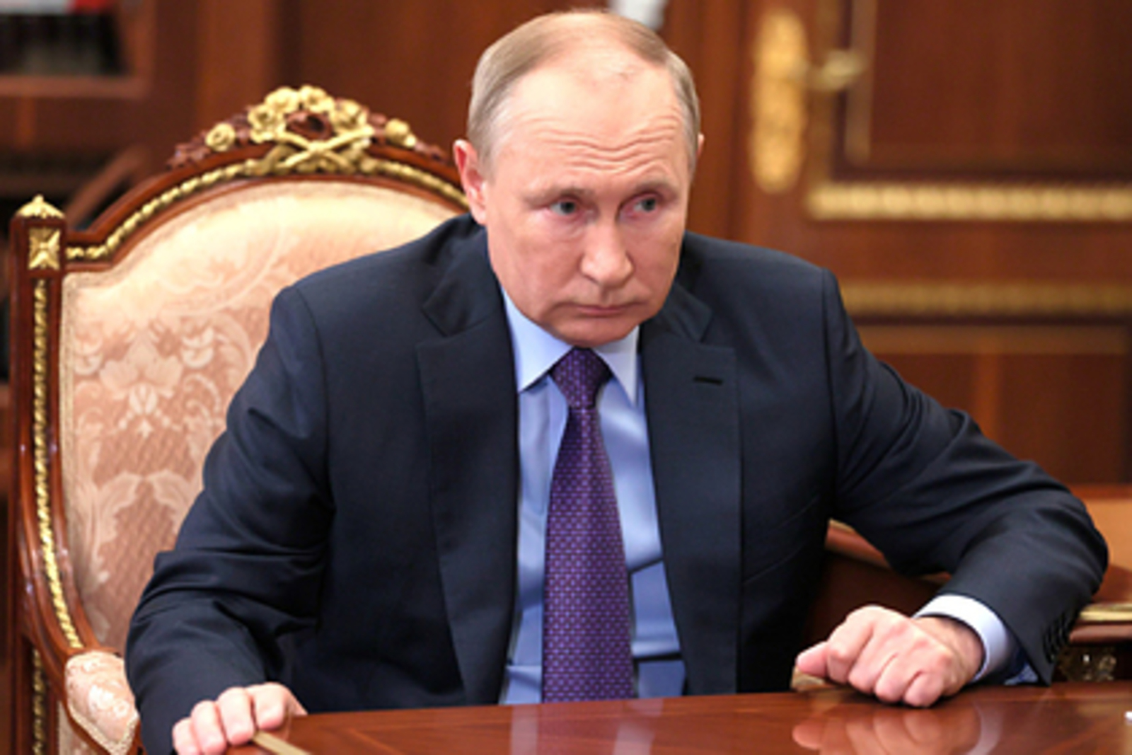 Путин испытал на себе назальную вакцину от коронавируса