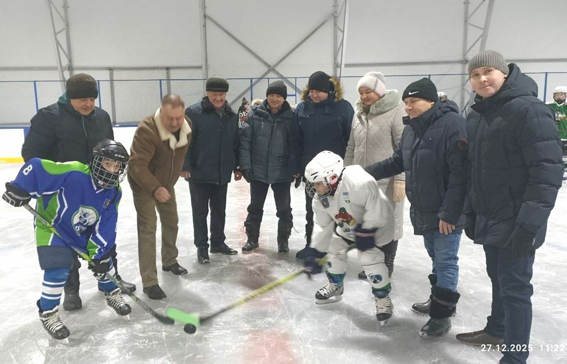 Хоккейный корт готовится к открытию
