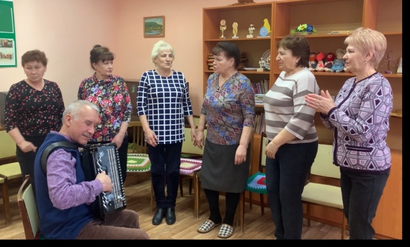 В Базлыкском СМФК состоялась музыкальная гостиная «Песенная нить»