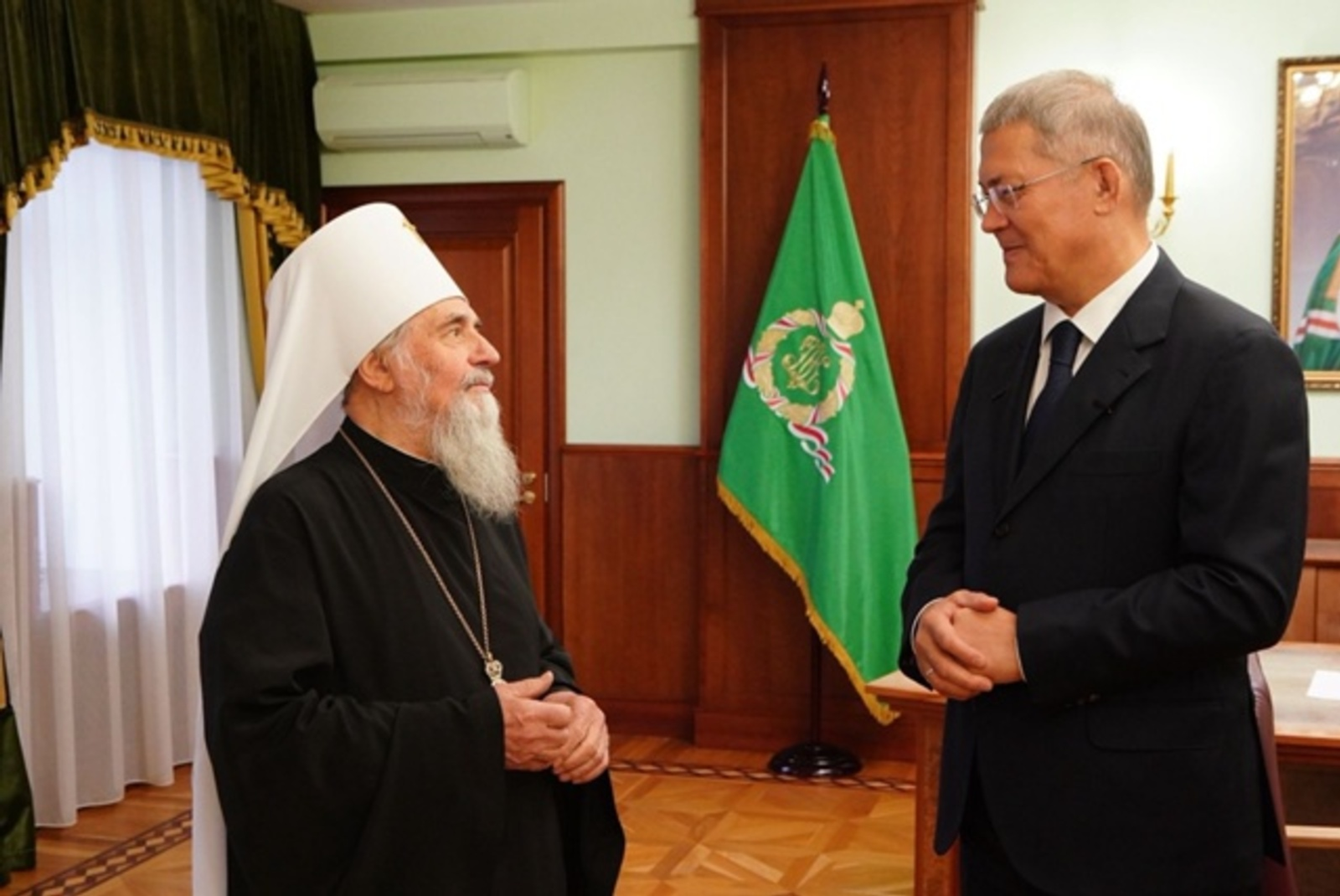 Радий Хабиров поздравил митрополита Никона с юбилеем