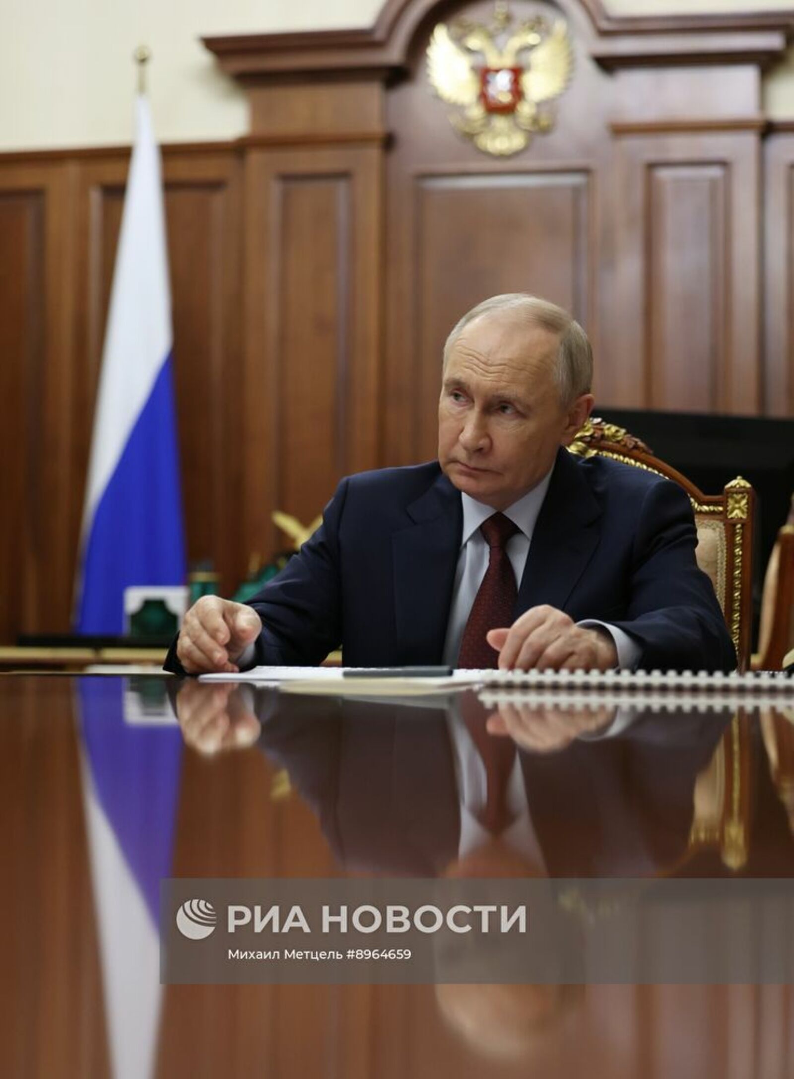 Путин инициировал формирование нового состава Общественной палаты