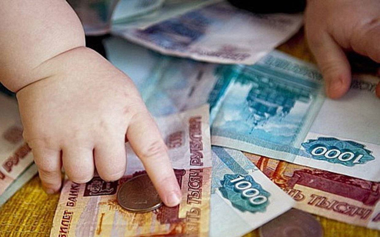 Правительство направит дополнительные средства на выплаты на детей от 8 до 17 лет