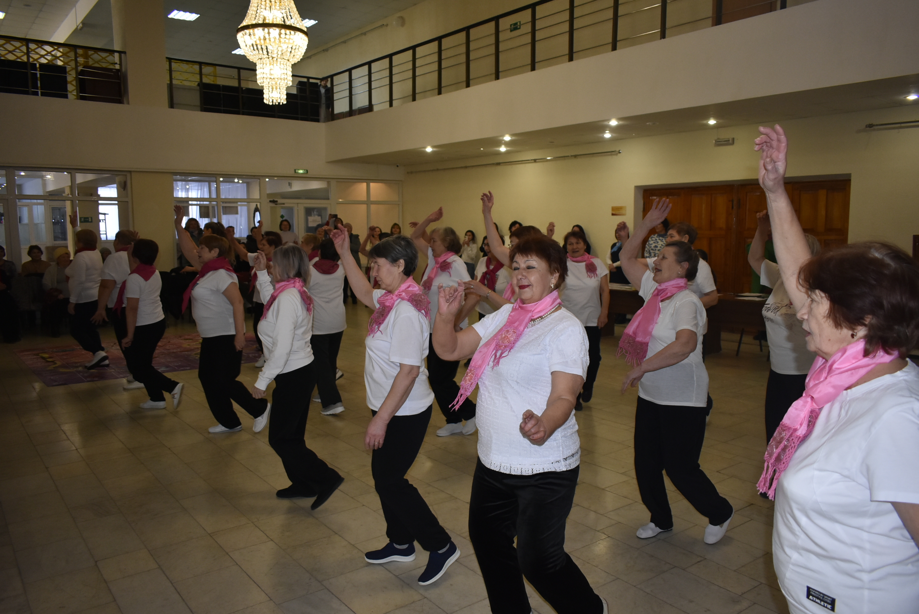 Звучали аккорды праздника йоги