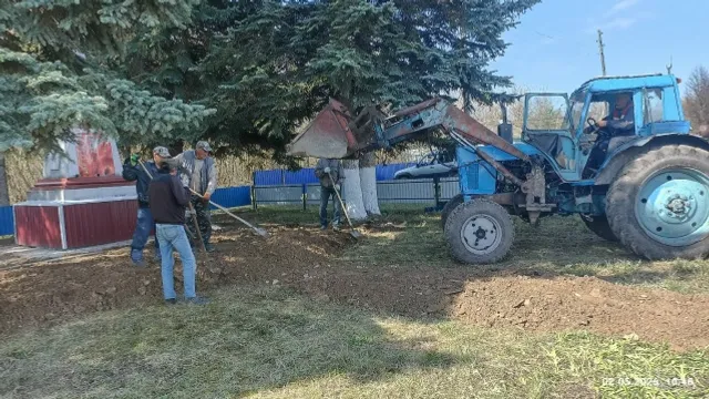В с. Ермолкино приступили к реконструкции обелиска
