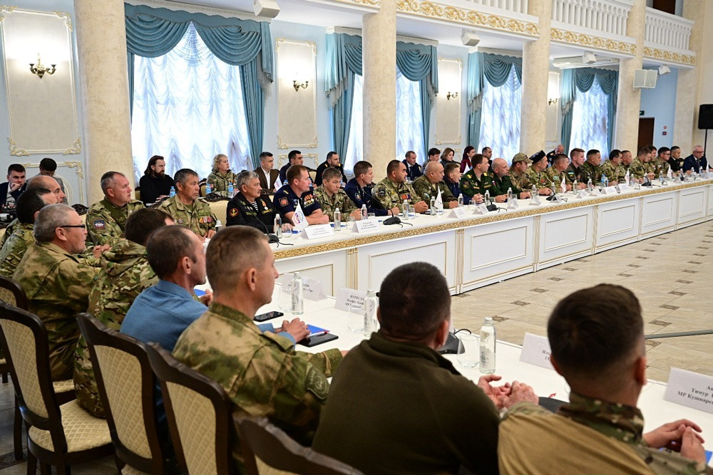 Радий Хабиров встретился с ветеранами специальной военной операции