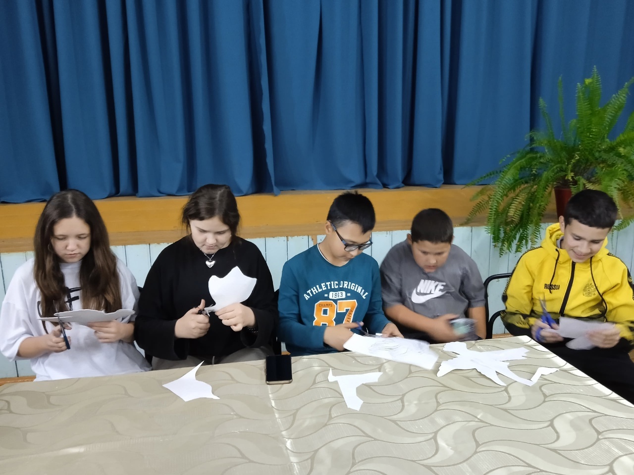 Пусть всегда будет мир на земле