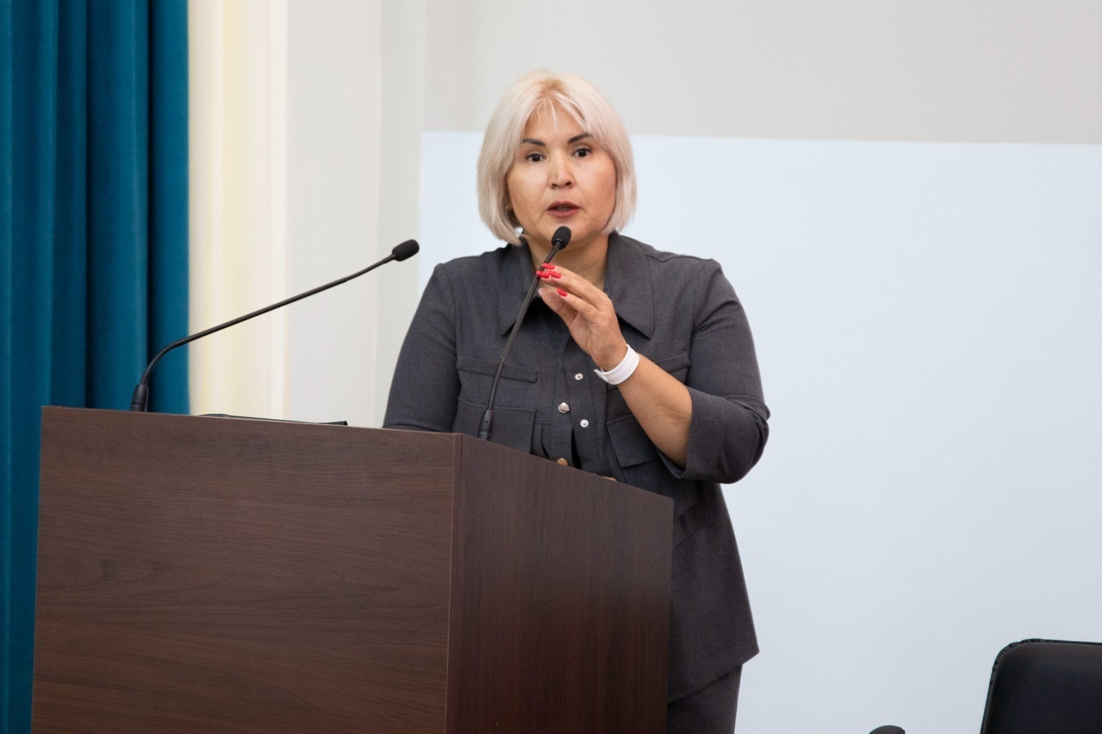 Лектор «Знания» рассказала студентам Уфы о роли взаимопомощи в СВО