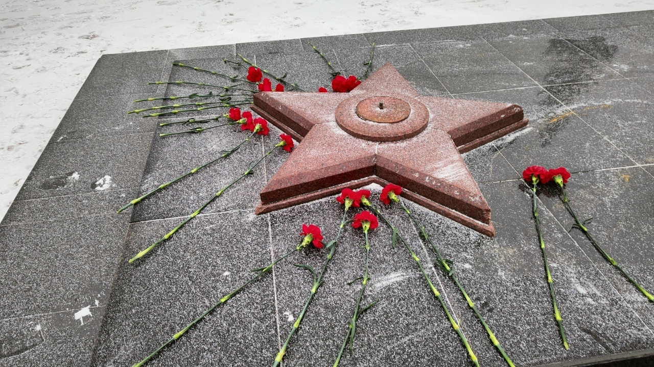 В Бижбуляке в День Неизвестного солдата прошел митинг
