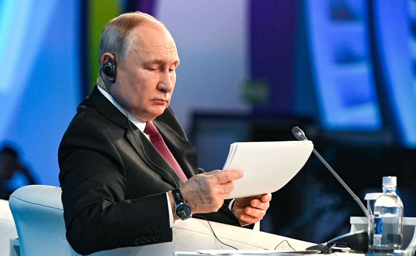 Путин поручил ввести наказание за несоблюдение квот выбросов в атмосферу
