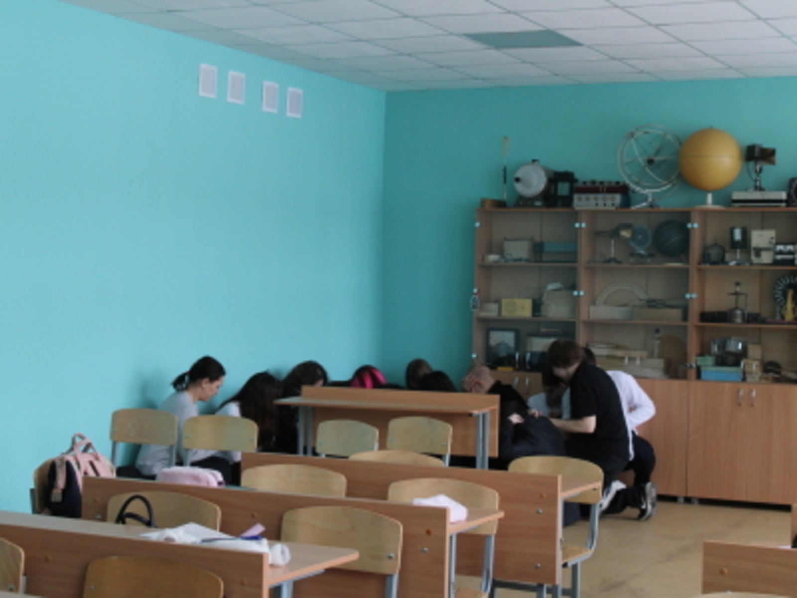 Большинство школьников  делятся с родителями переживаниями