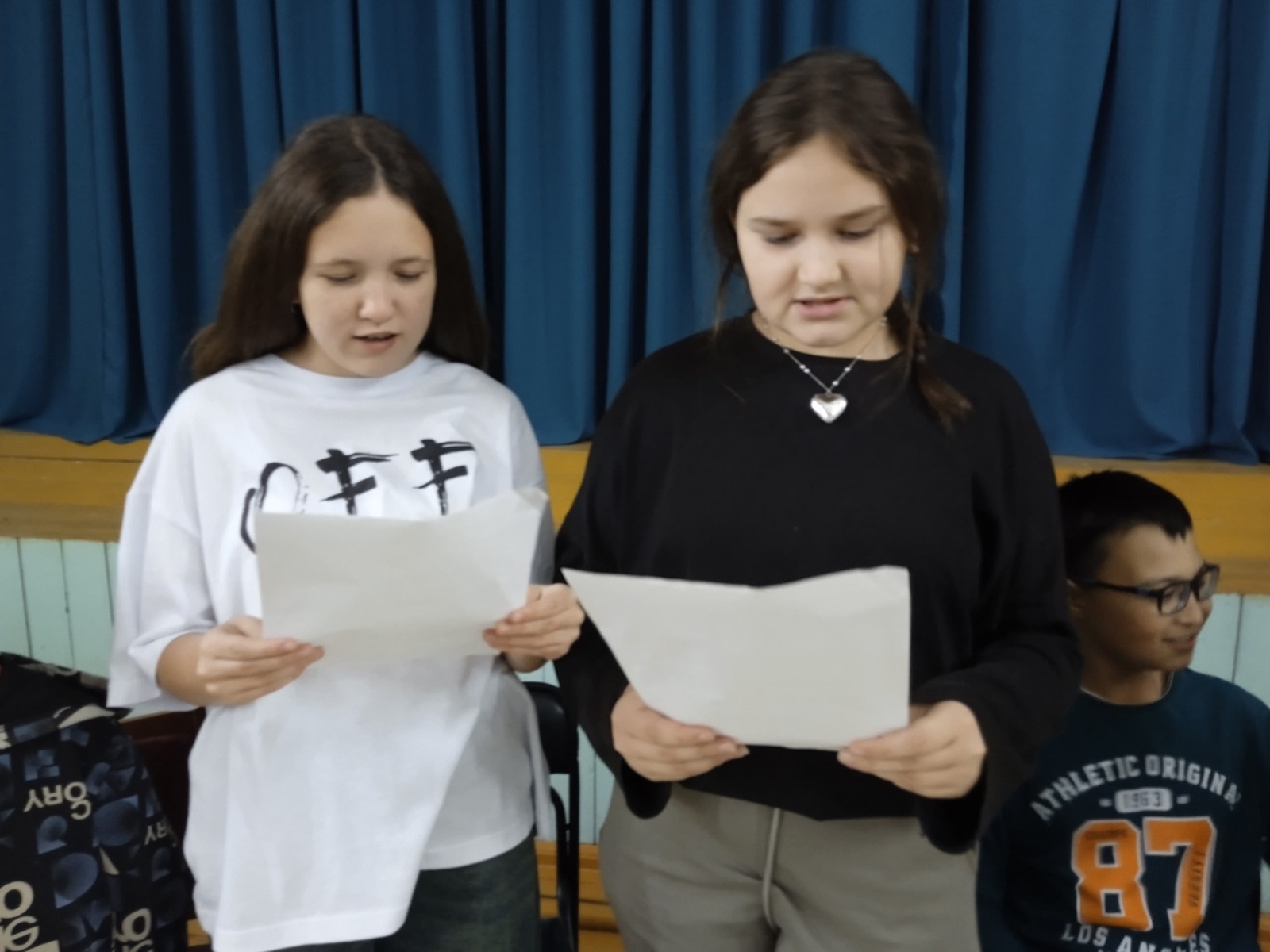 Пусть всегда будет мир на земле