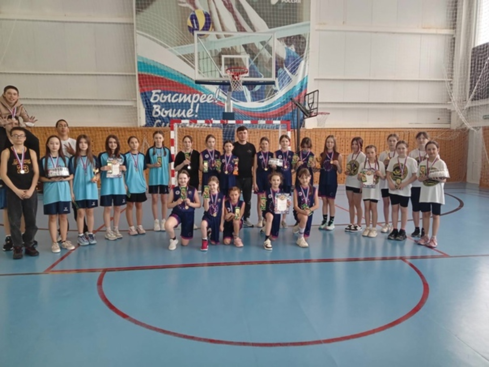 В спортивной школе "Парус" с. Бижбуляк состоялся турнир по баскетболу среди девушек 2010-2013 г. р.
