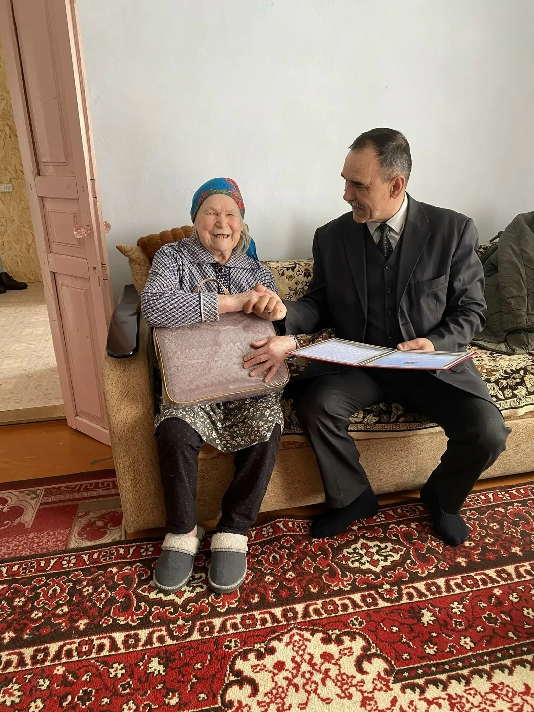 Поздравляем с 90-летием