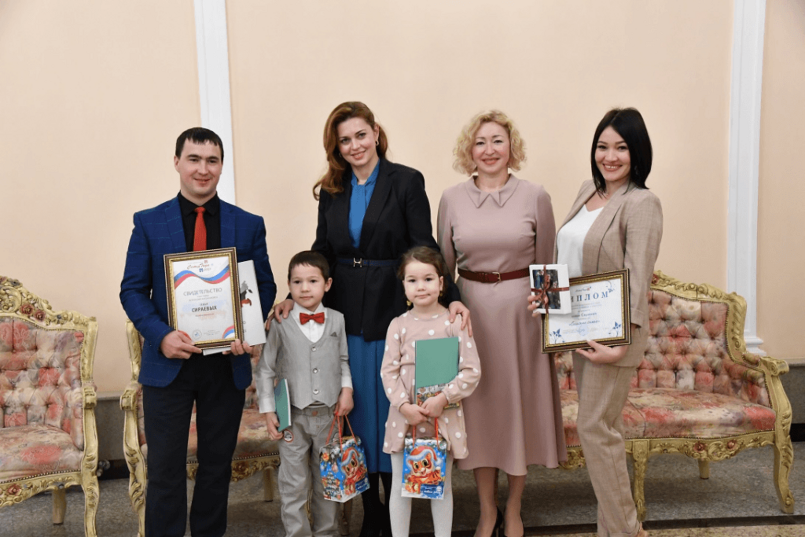 Cемья Сираевых из Бижбуляка стала победителем в номинации "Сельская семья"