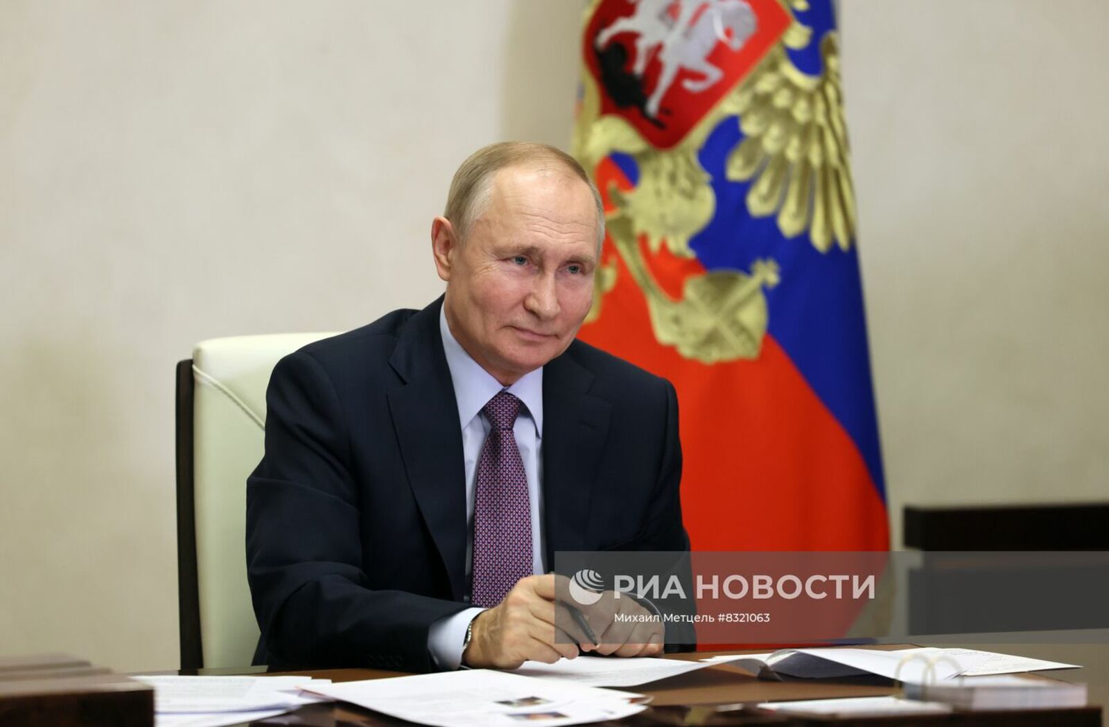 Путин поздравил российских мусульман с праздником Ураза-байрам