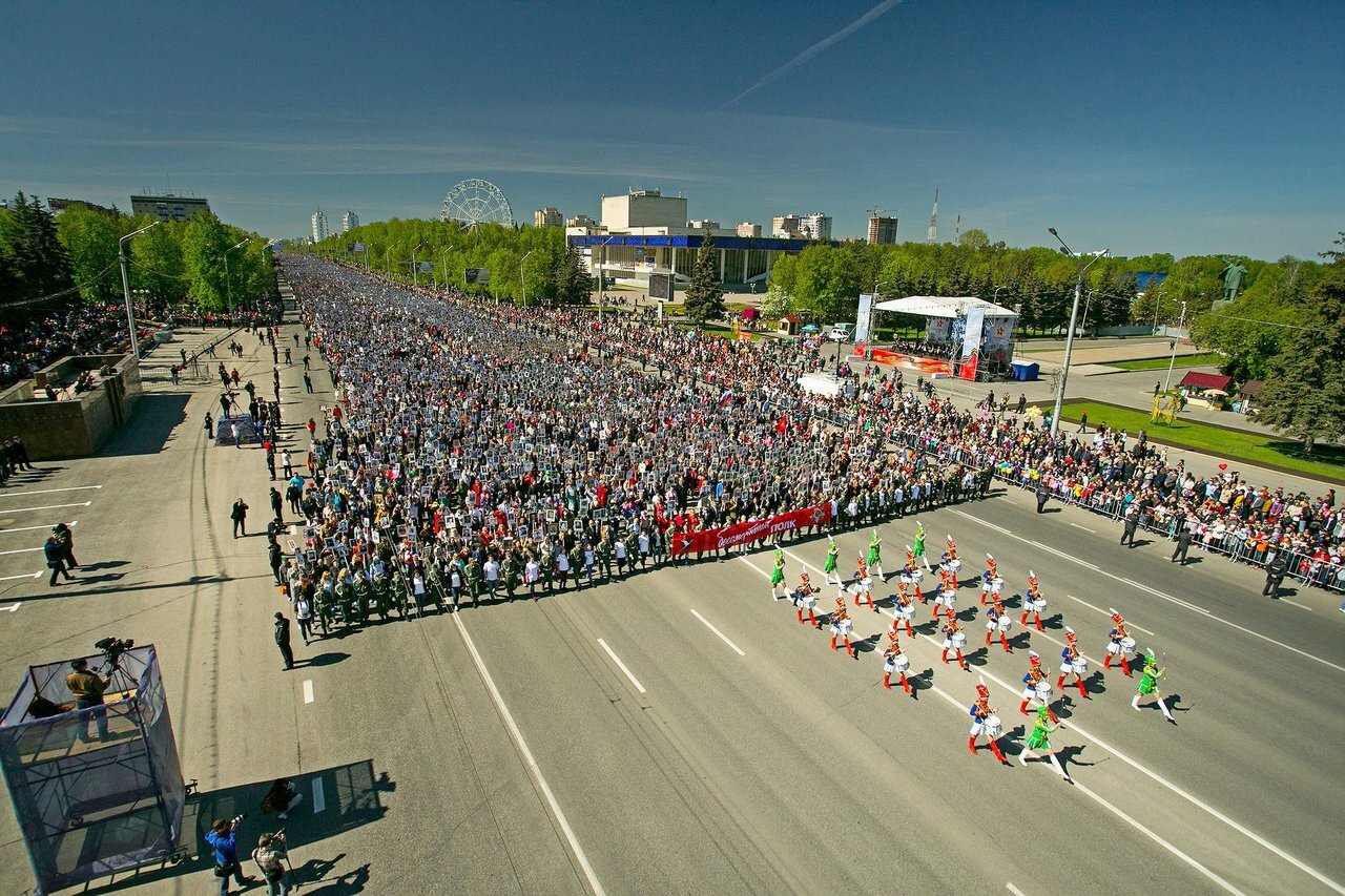В  Уфе в шествии «Бессмертного полка» участвовали более 170 тысяч человек