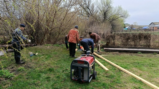 Жители с. Елбулактамак отремонтировали пешеходный мост