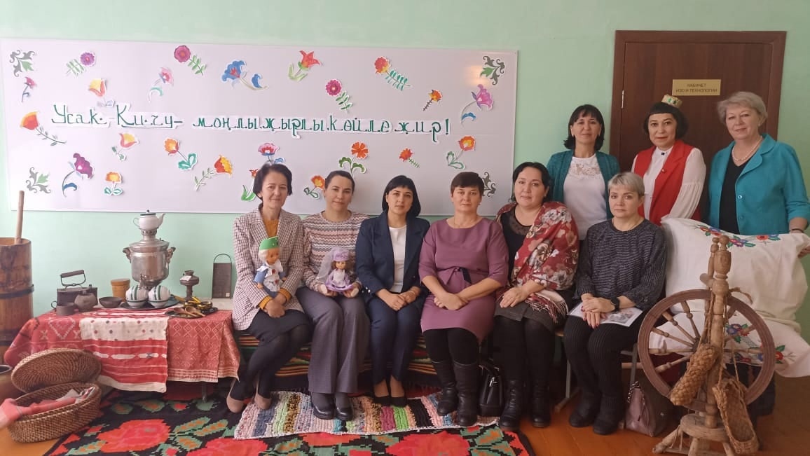 В средней школе с. Усак-Кичу прошел районный семинар учителей татарского языка и литературы