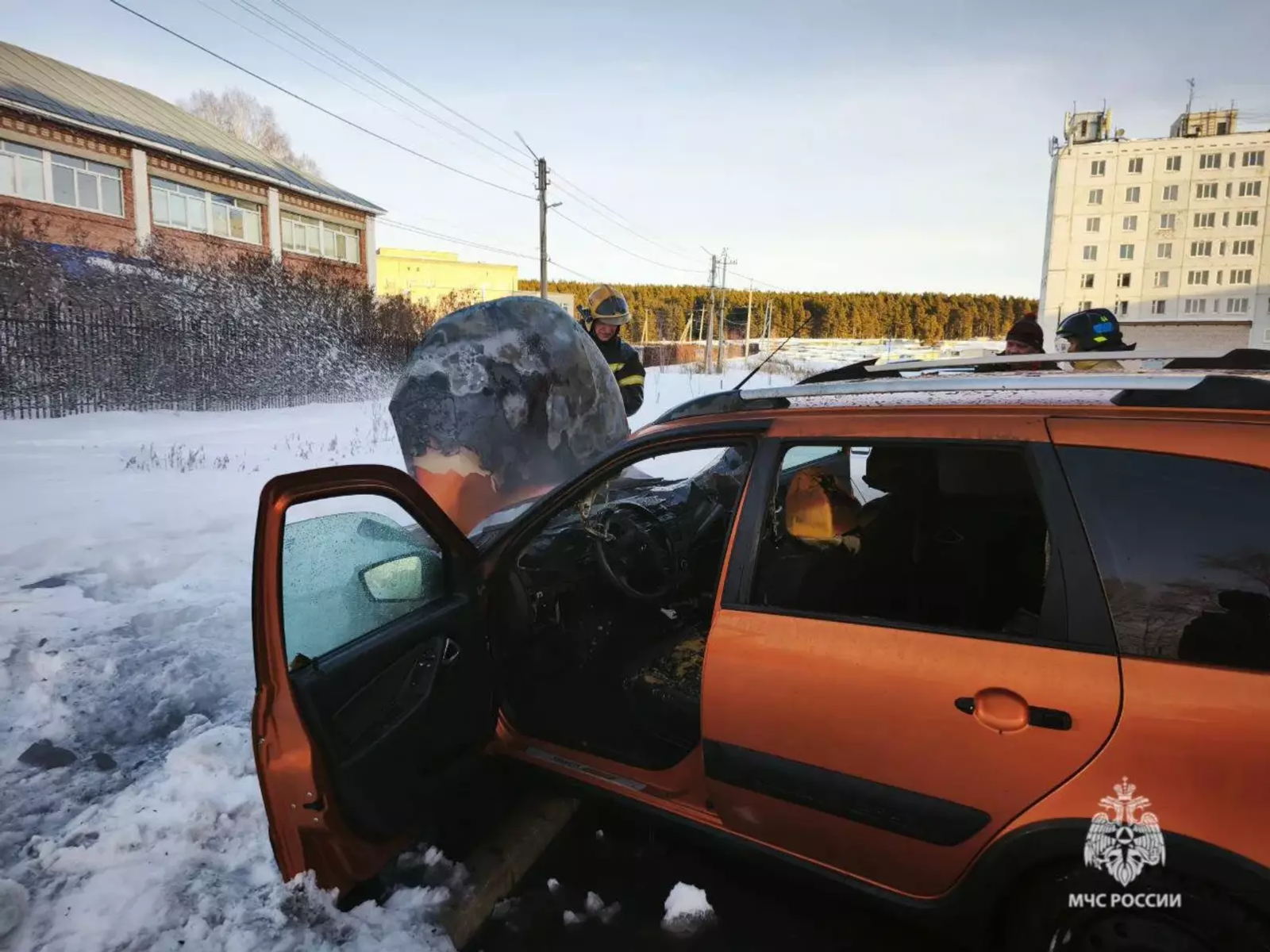 МЧС Башкирии рассмотрит вопрос о награждении героя, спасшего водителя
