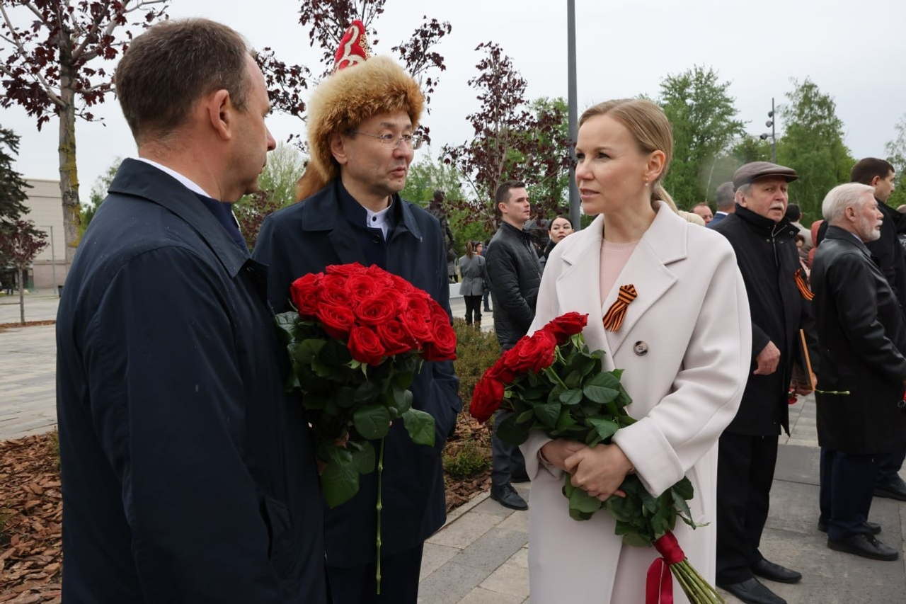 В Казани открыли памятник писателю Фатиху Кариму