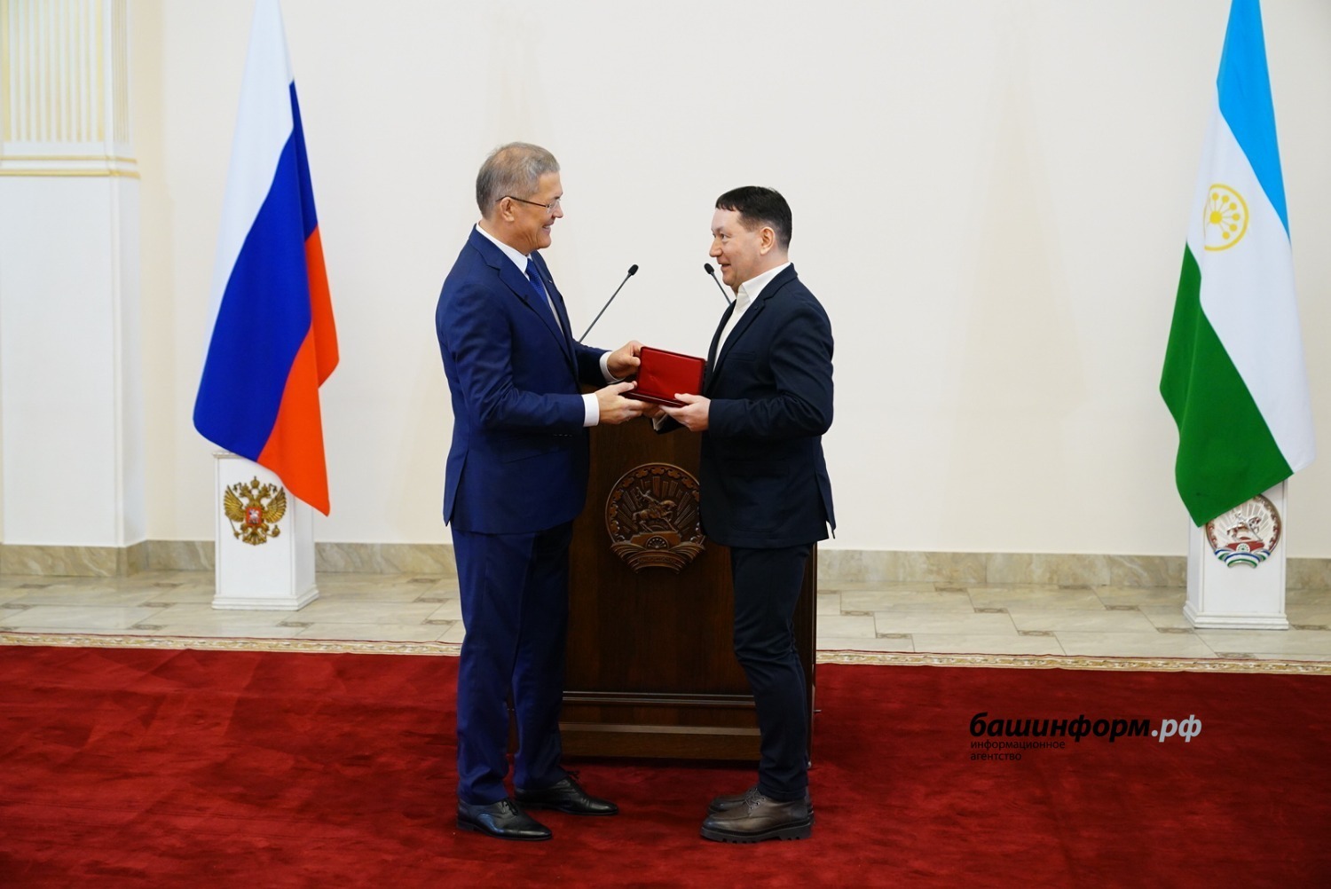 В канун Дня защитника Отечества Радий Хабиров вручил госнаграды