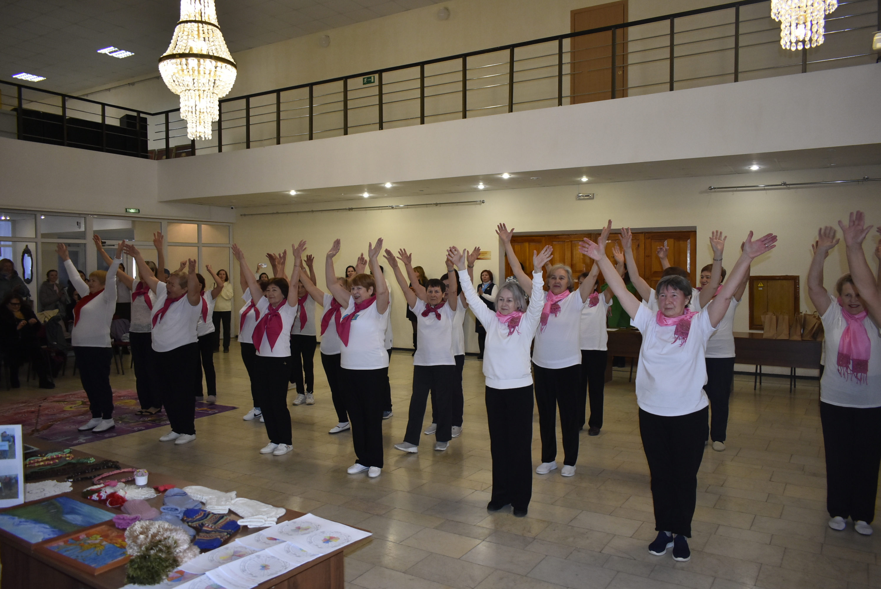 Звучали аккорды праздника йоги