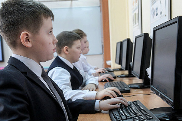 Для школ Башкирии закупят ноутбуки на 440 миллионов рублей