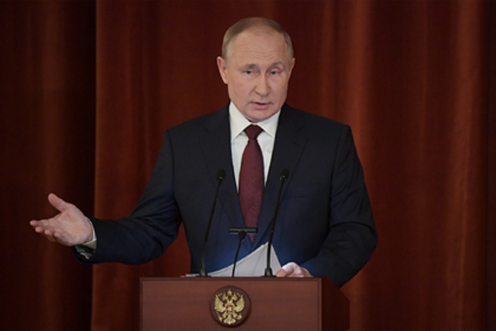 Путин предложил увеличить прожиточный минимум и МРОТ