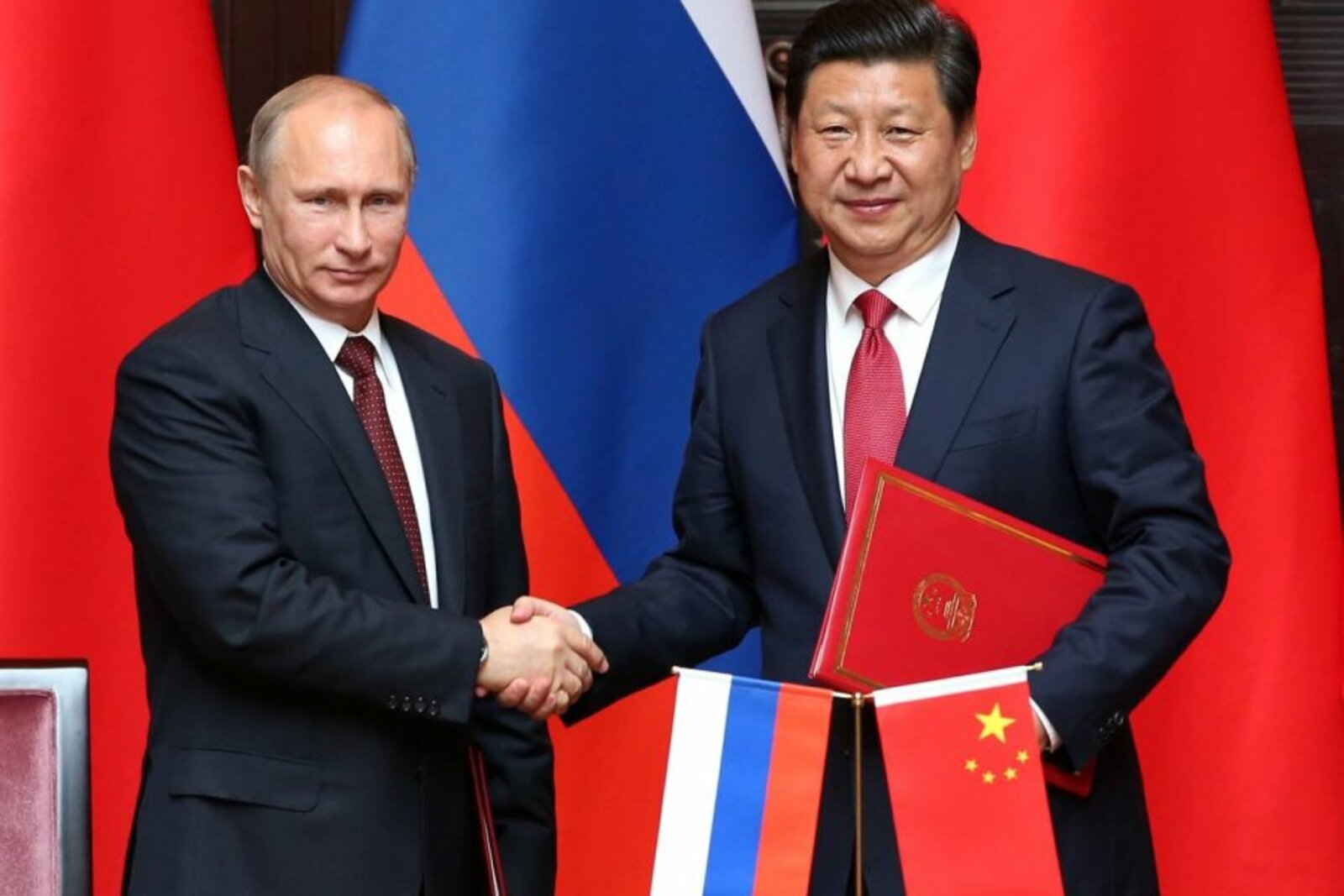Россия и Китай создадут единую международную валюту