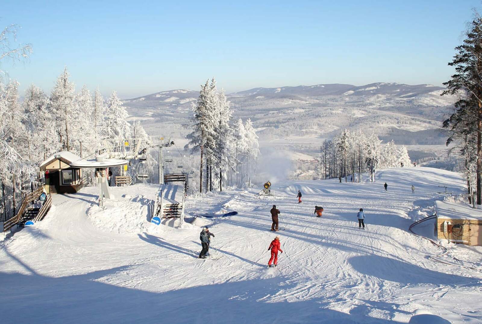 Дмитрий Чернышенко: туристический поток за зимние каникулы составил более 12 миллионов человек