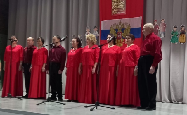 В Кош-Елге прошел праздничный концерт, посвященный Дню единства России