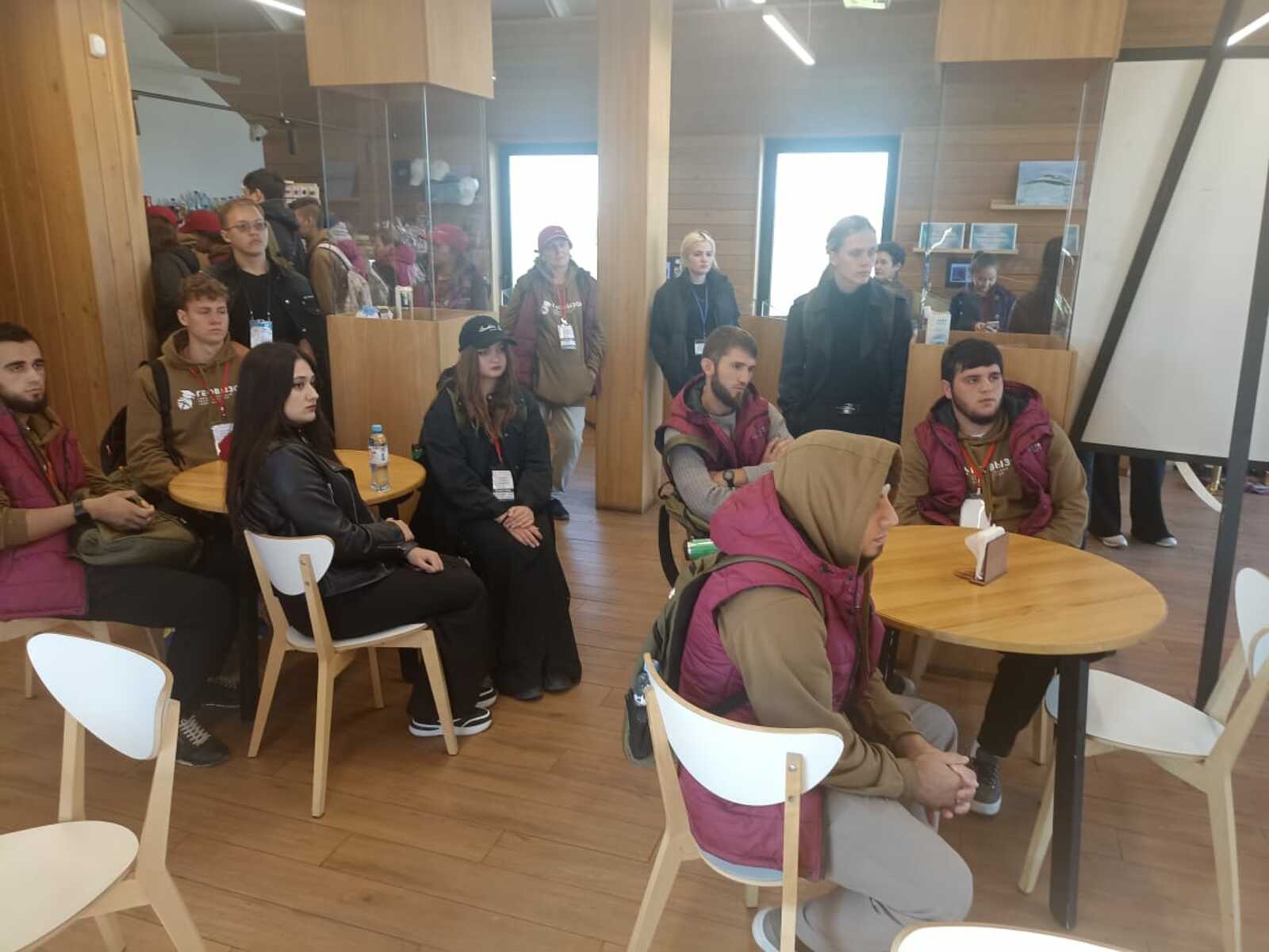 Участники первого Международного геологического чемпионата «Геовызов» прослушали лекцию в визит-центре геопарка «Торатау»