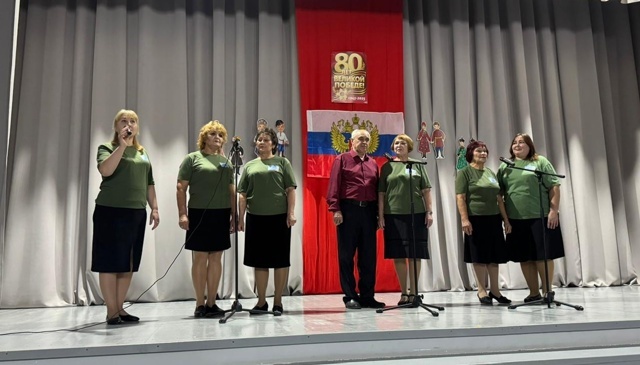 В Кош-Елге прошел праздничный концерт, посвященный Дню единства России