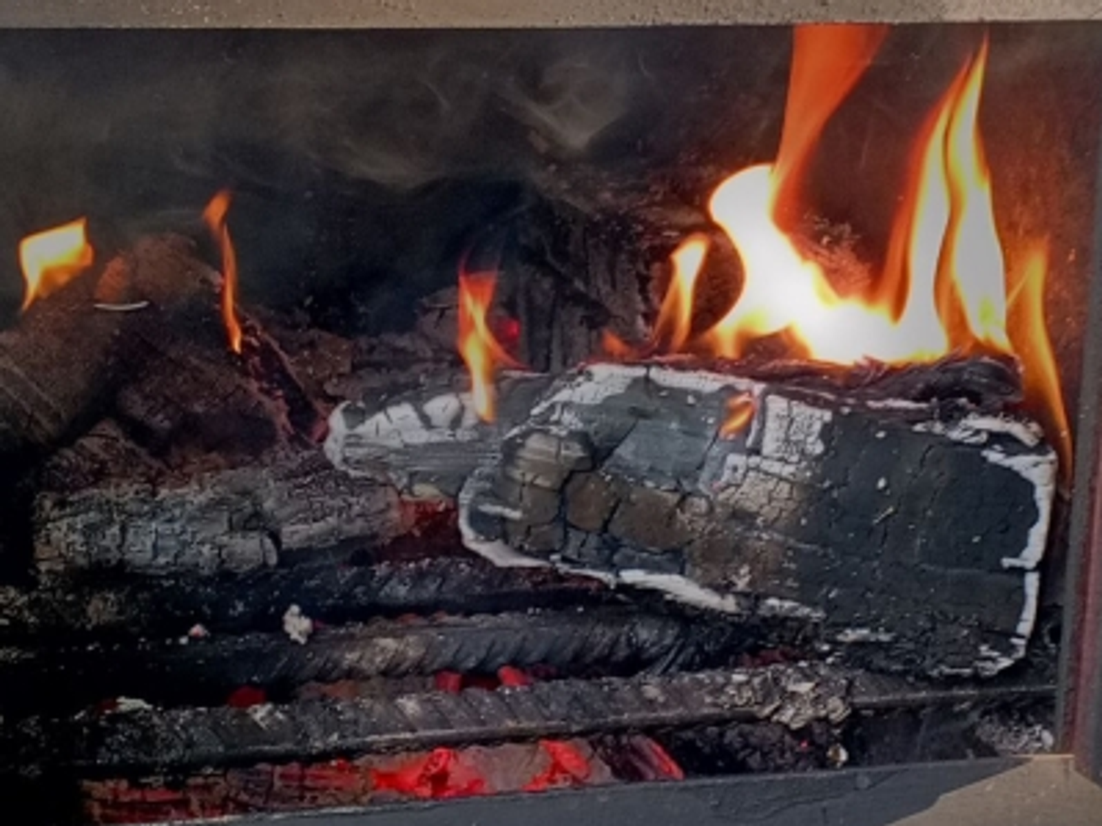 В Башкирии мужчина поджег дом, в котором находились дети