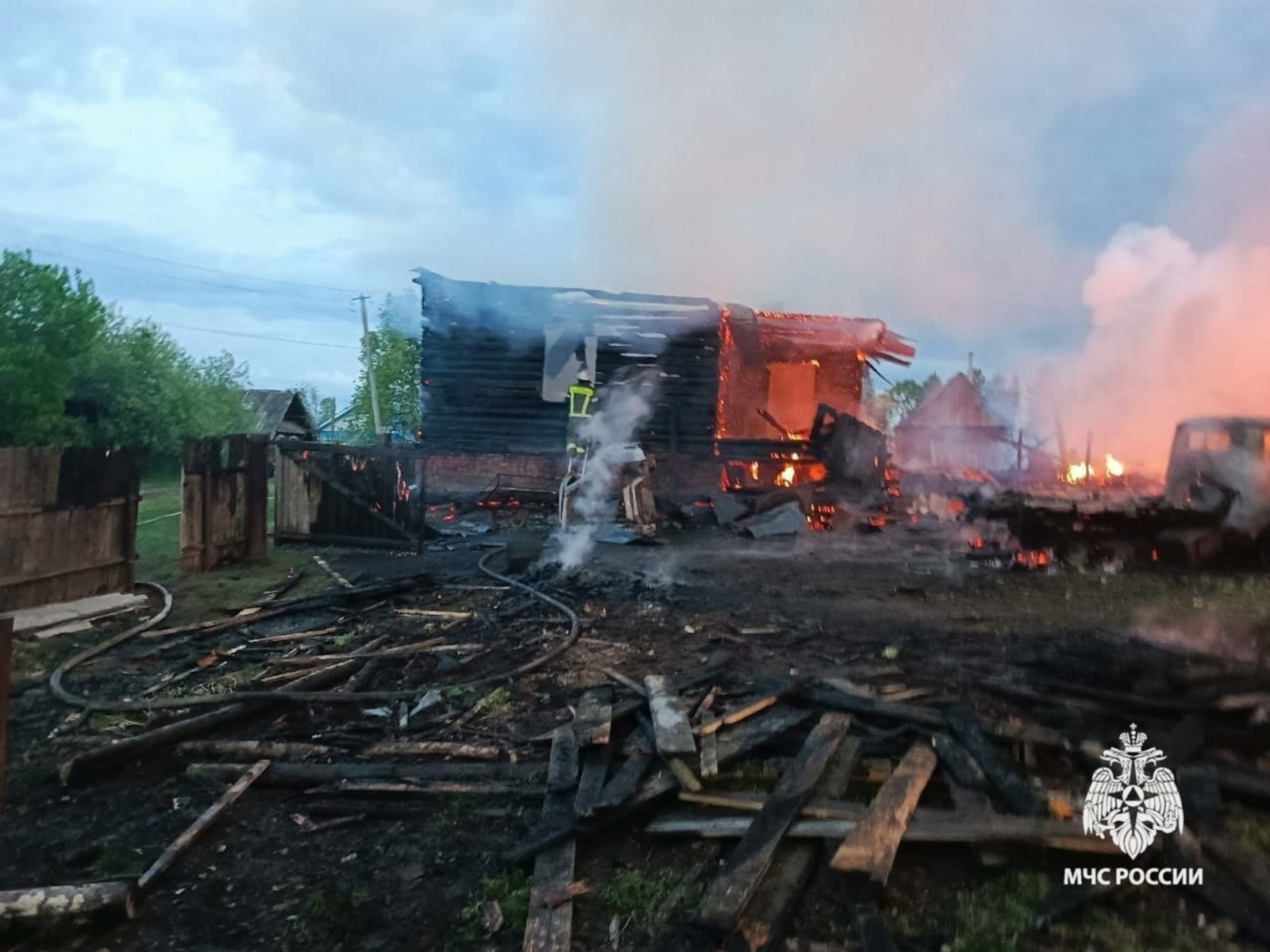 В Башкирии после пожара многодетная семья осталась без имущества