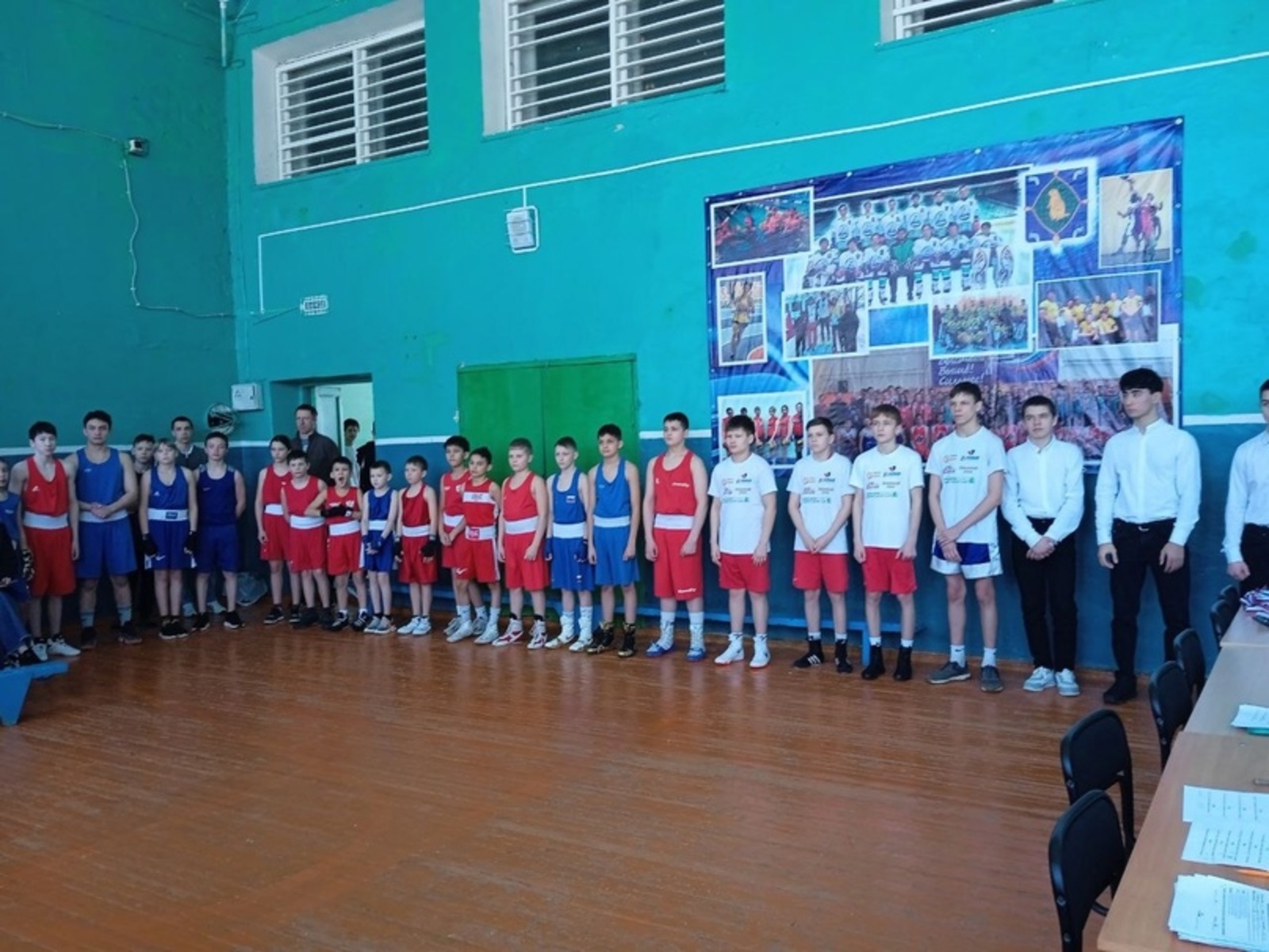 В спортивном зале Центра детского творчества с. Бижбуляк состоялась товарищеская встреча по боксу, посвященная Году семьи