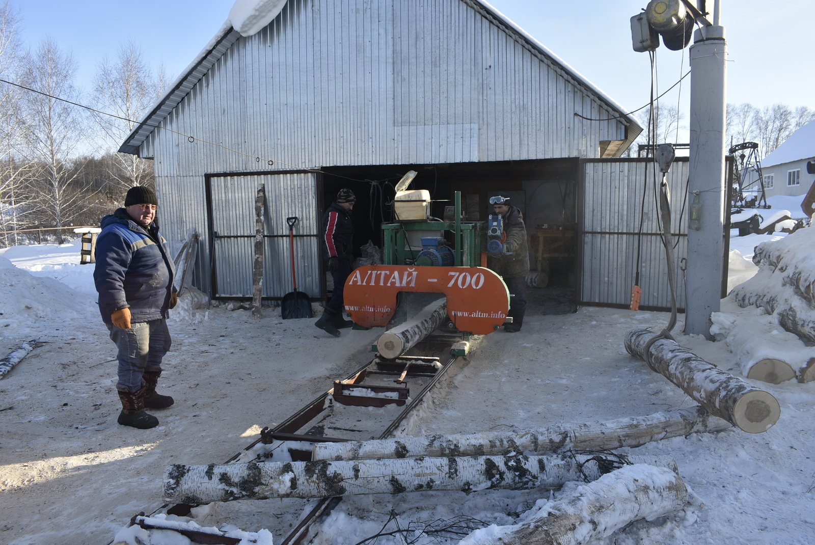 Работают дружной командой