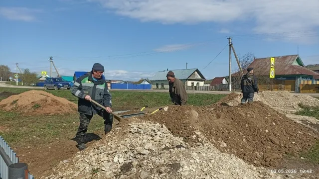 В с. Ермолкино приступили к реконструкции обелиска