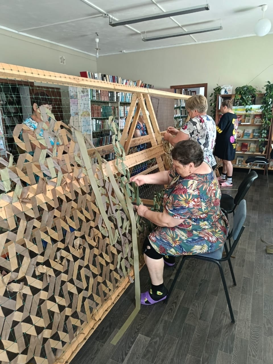 Хомутовские волонтёры помогают приближать Победу