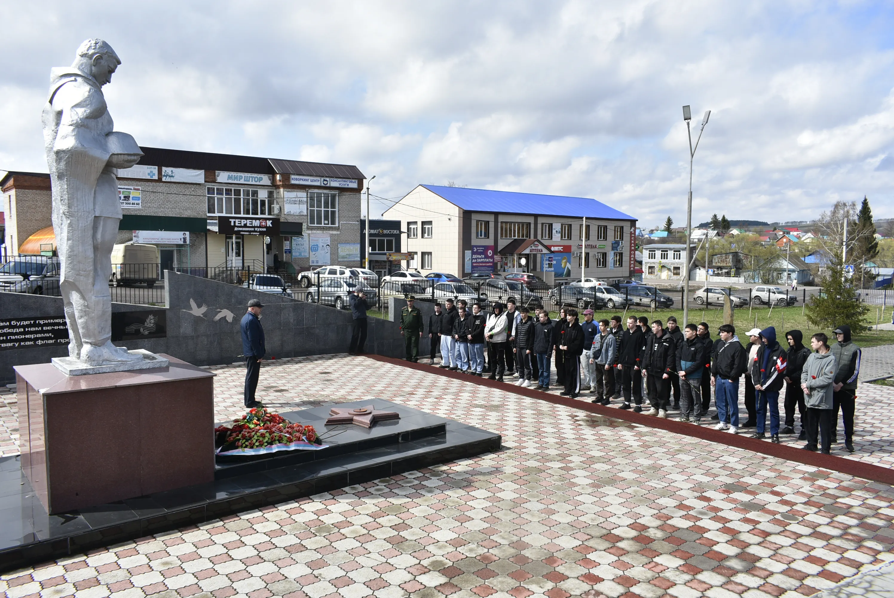Призывник — это оплот, герой и защитник!