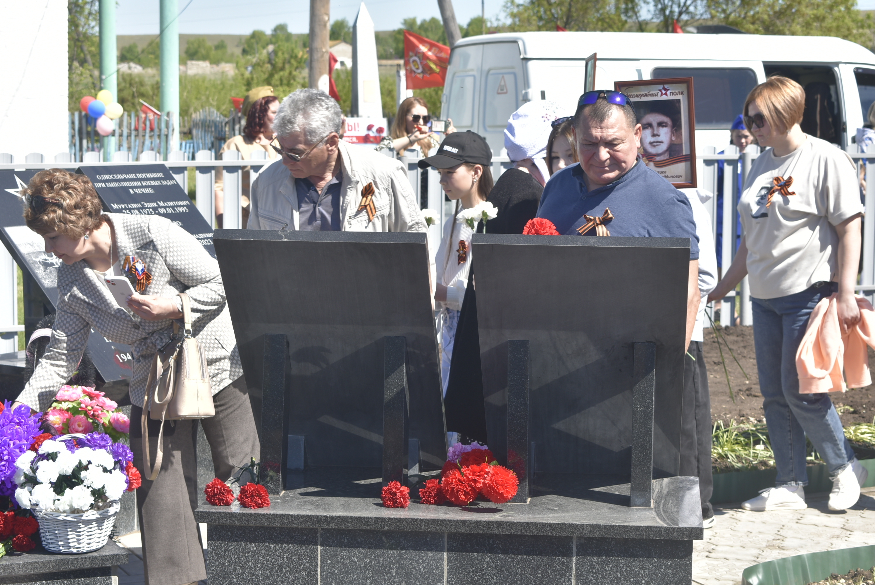 В граните навечно запечатлены славные имена