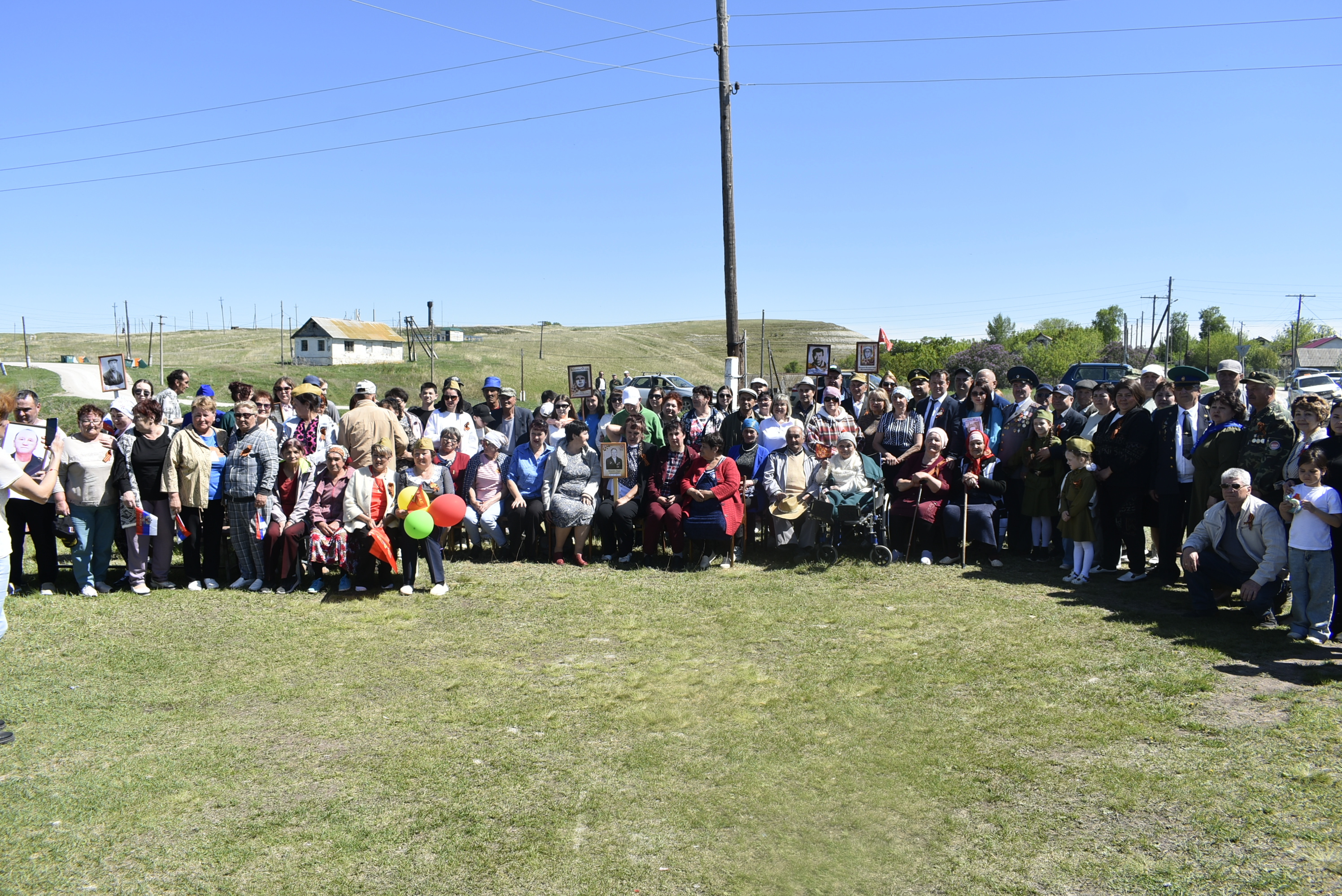 В граните навечно запечатлены славные имена