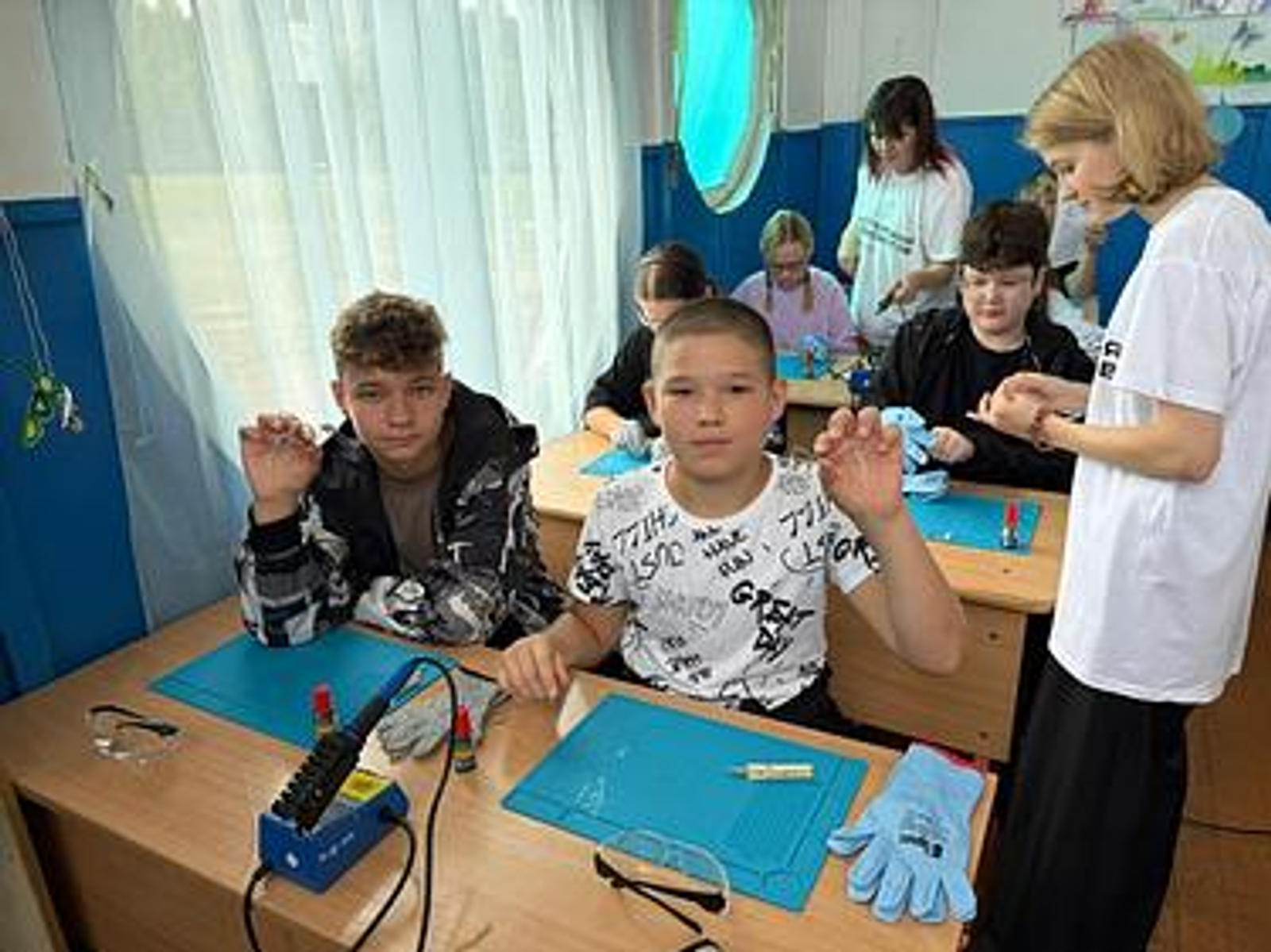 300 школьников Башкортостана освоили переработку и создали экороботов