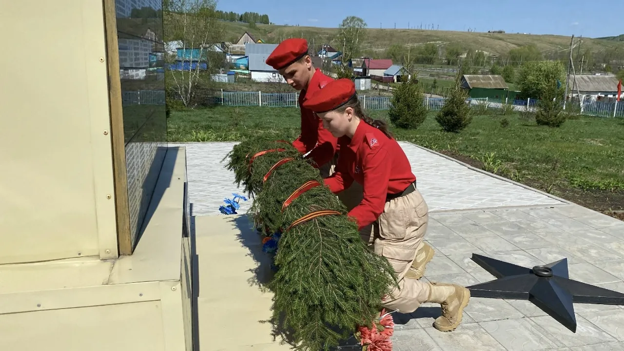 В Кош-Елге почтили память героев Великой Отечественной войны