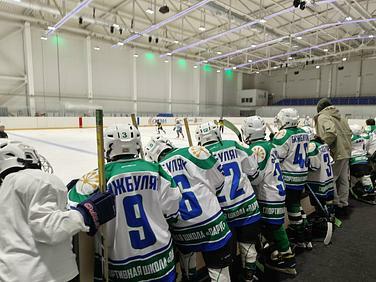 Хоккеисты района продолжают победную серию в первенстве республики по хоккею