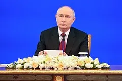Путин назвал реальным сценарий исчезновения ряда профессий из-за ИИ