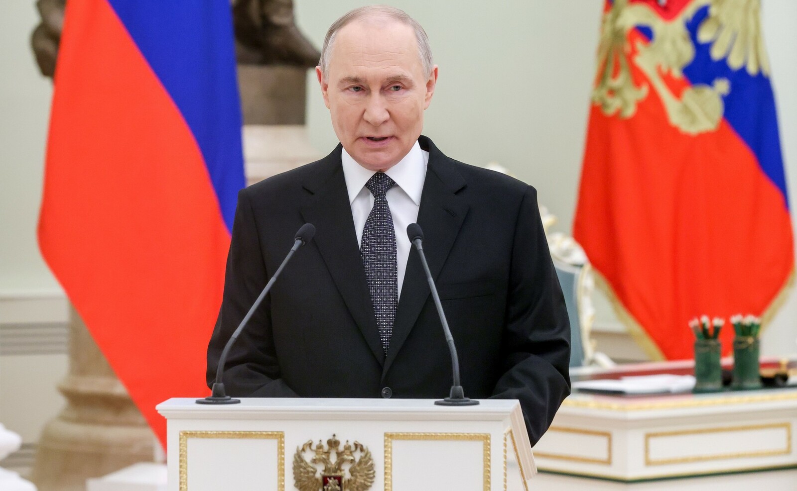 Путин вручил  государственные награды