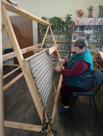 Хомутовские волонтеры согревают заботой наших бойцов