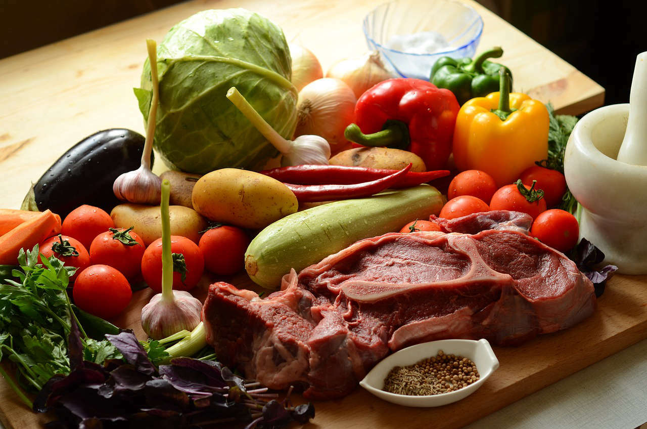 Роспотребнадзор напомнил правила обработки мяса и овощей