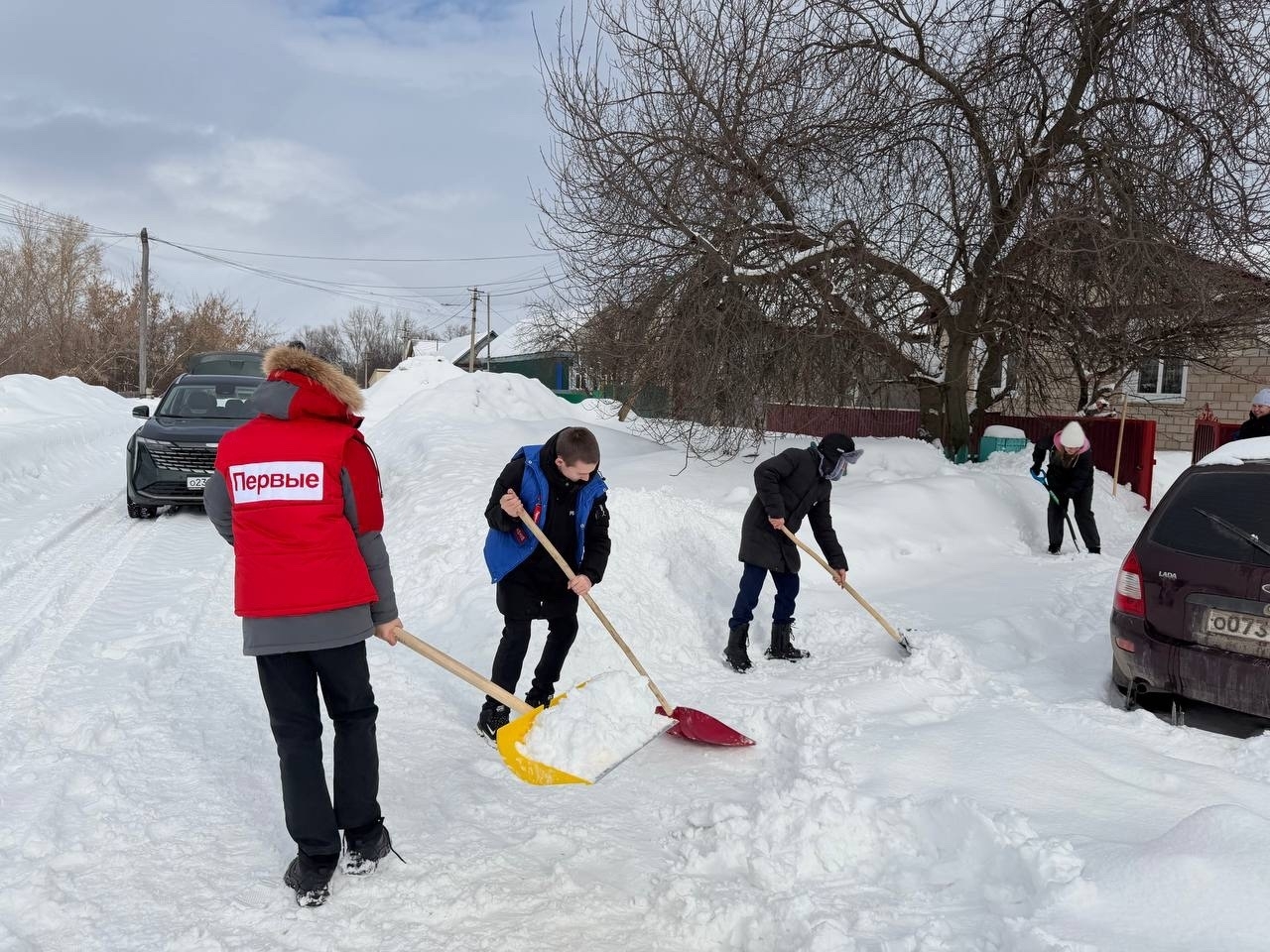 Первые помогли матери участника СВО